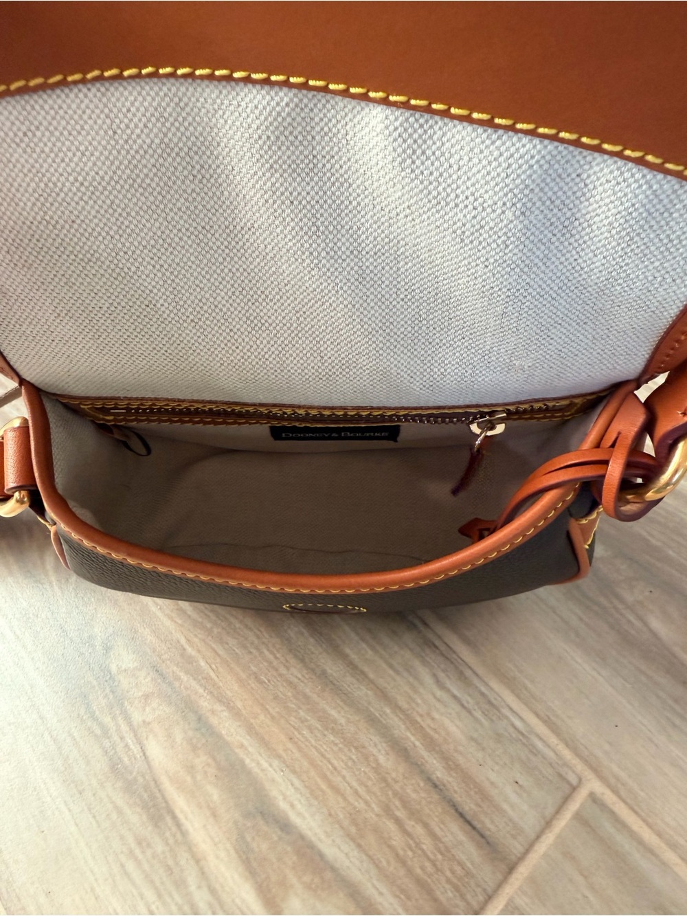 NWOT Dooney & Bourke All Weather Leather 3.0 Saddle Crossbody - Picture 9 of 12
